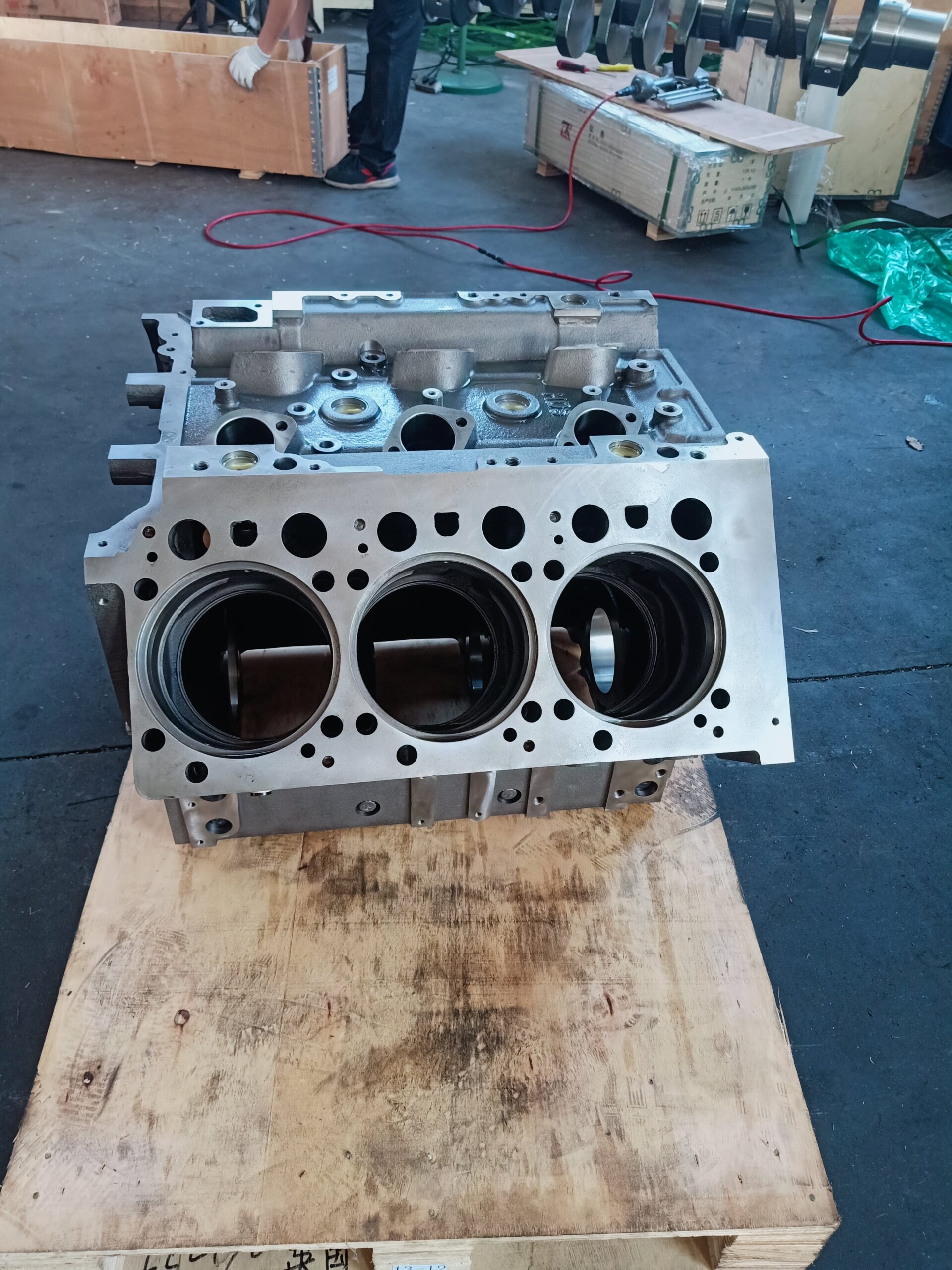 5410102005 賓士 501 引擎汽缸體 |正品 OEM 經銷商店 - VOLGEN POWER