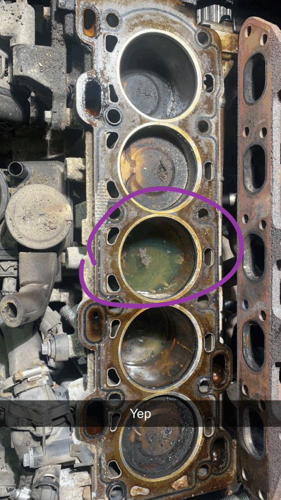 Volvo D11 Cylinder Head