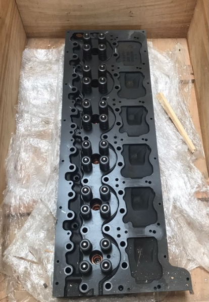 Volvo D11 Cylinder Head